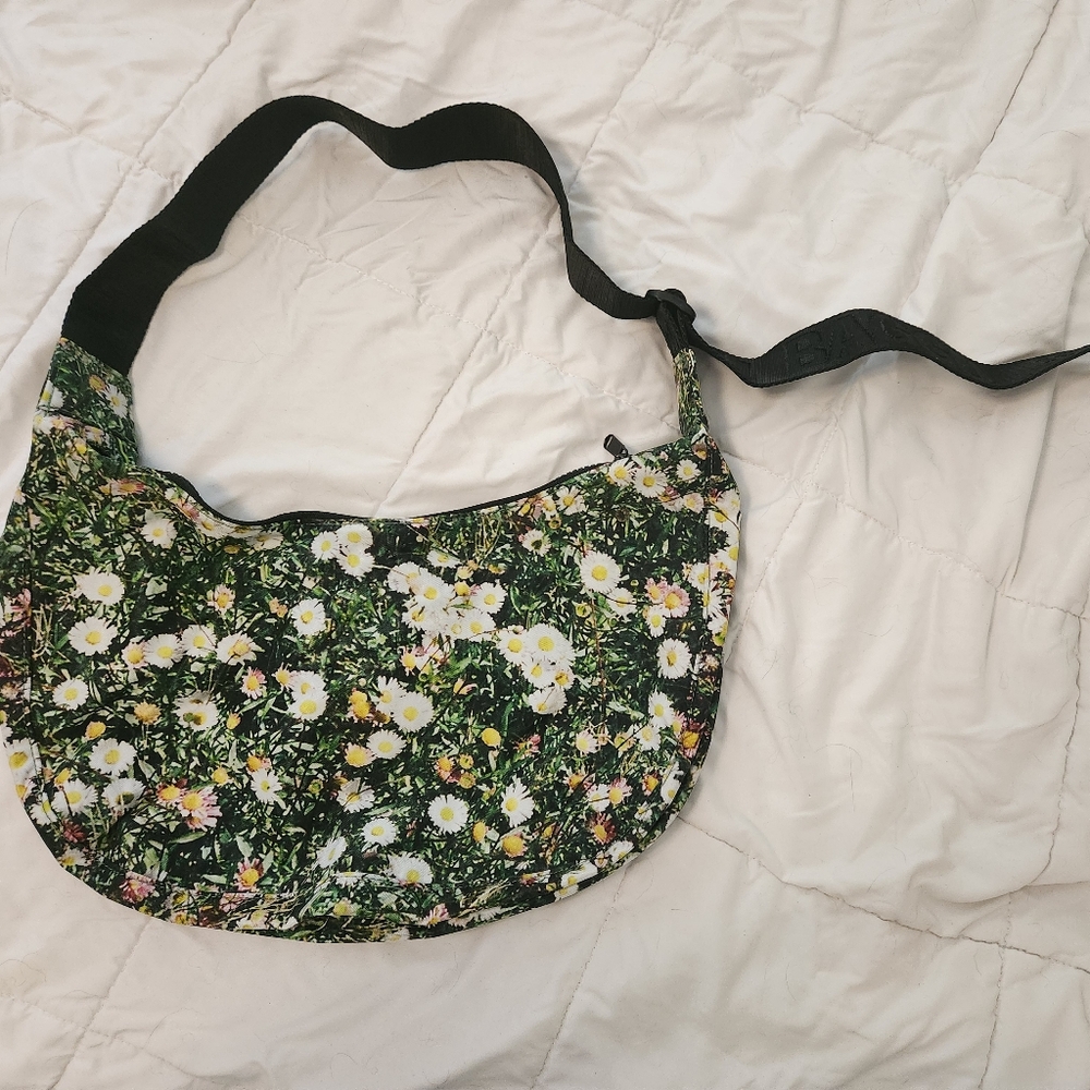 NWT Baggu Medium Nylon Crescent Bag